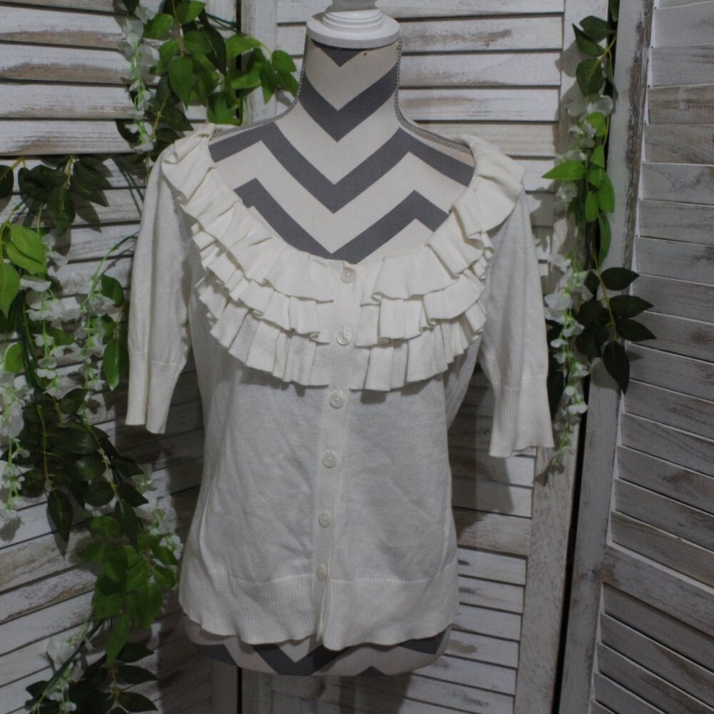 Worthington Ivory button up ruffle collar sweater (1287)